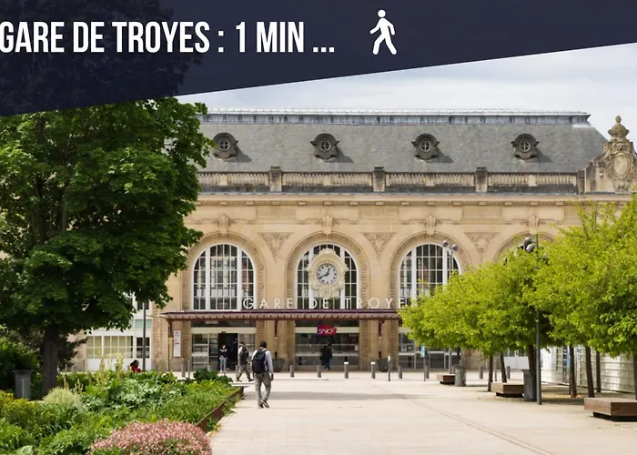 Le Joffre - Au Pied De La Gare *